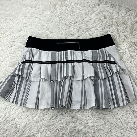 Lululemon Run: Pace Setter Skirt (Regular) Groovy Stripe Nimbus / Black - Picture 6 of 7